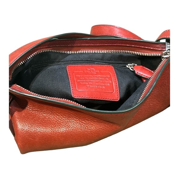 Vintage Coach Leather Crossbody Shoulder Bag. - Picture 4 of 8